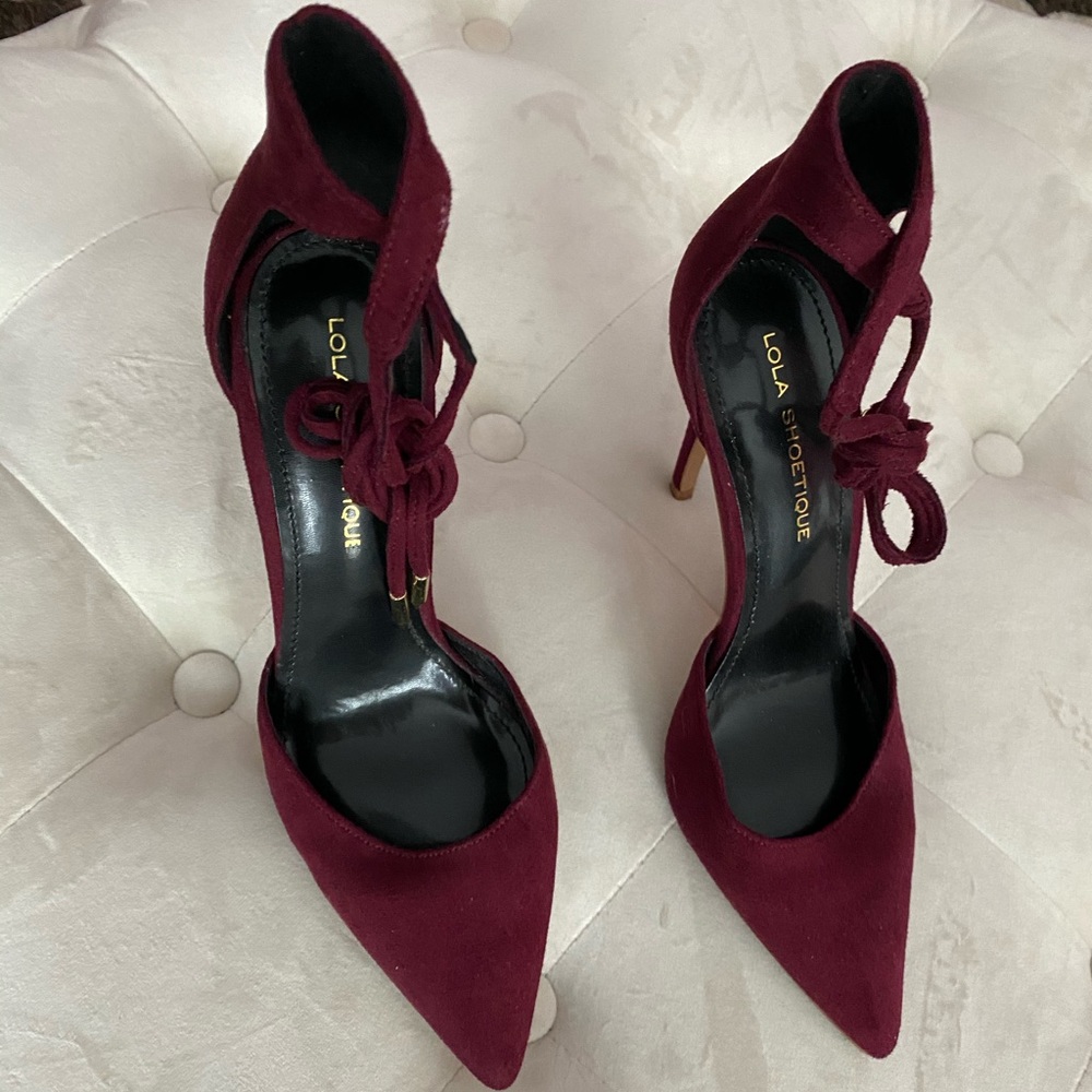 LOLA SHOETIQUE 7.5 MAROON ANKLE WRAP HEEL